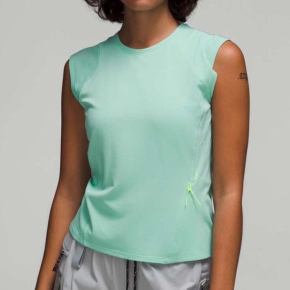 lululemon athletica Tops - Lululemon Mint Green Cap Sleeve Hiking Tank Top Side Zipper Pocket Sweat Wicking